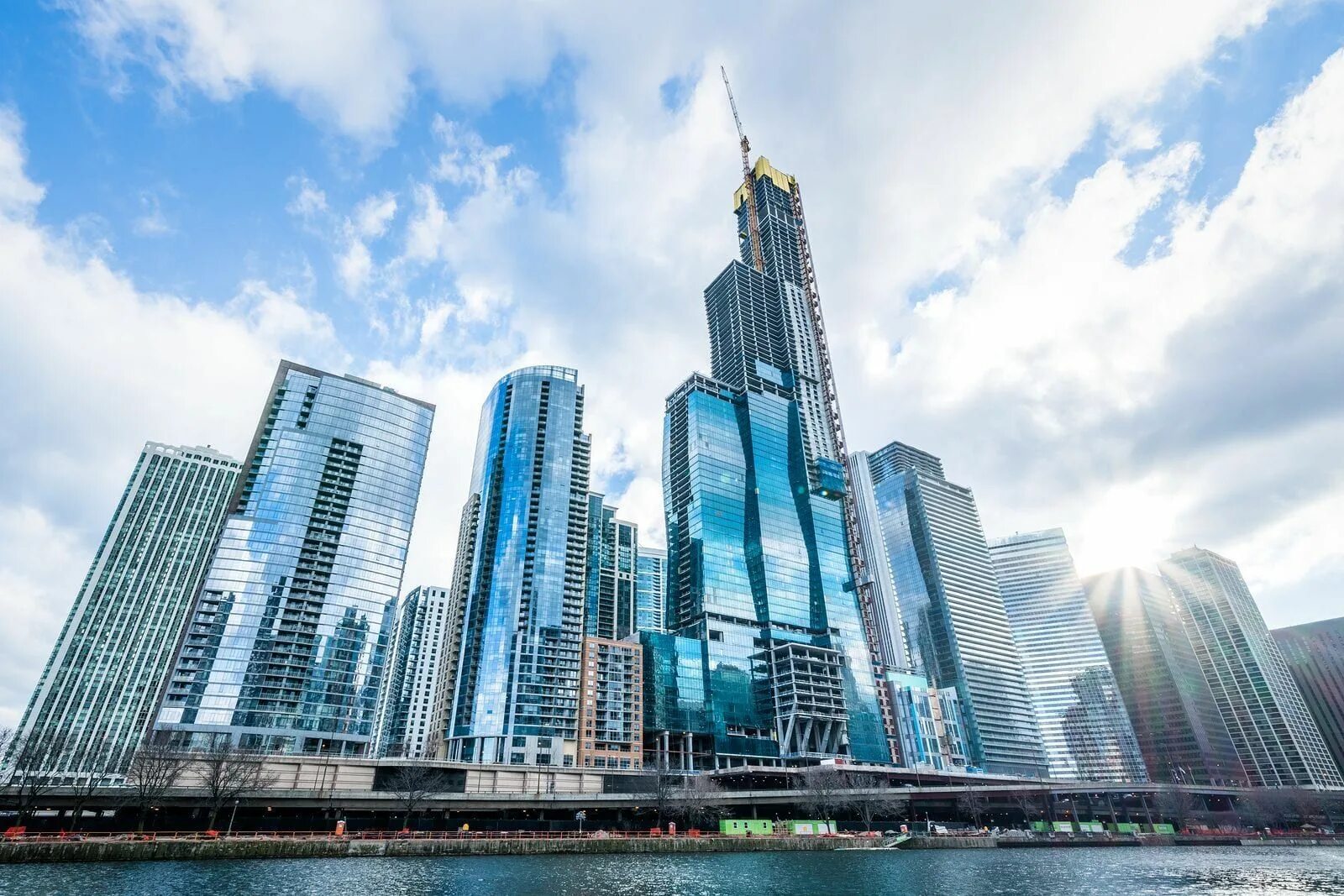 Commercial real estate. Фон небоскребы. Недвижимость фон. Коммерческая недвижимость фото. Деловой район небоскребы.