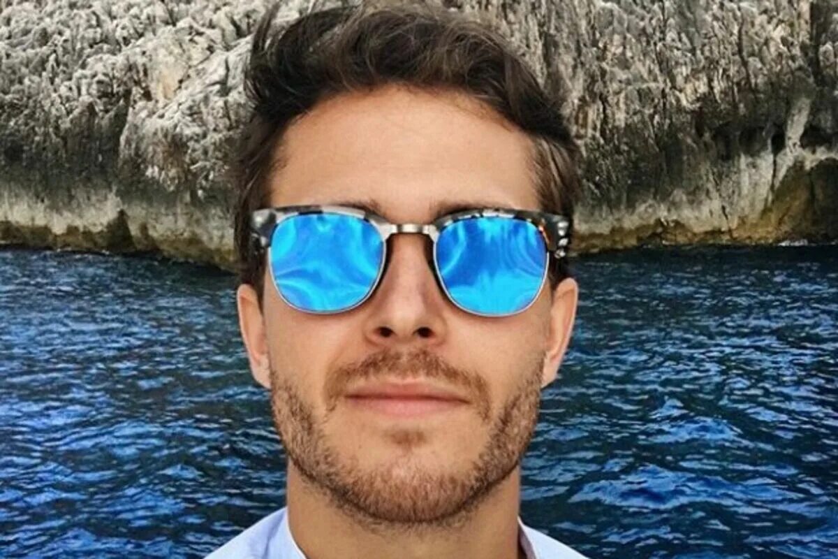 Artem 0. Artem 0. Адам галлахер очках. Васильев артем 22 года уфа. Artem 0.