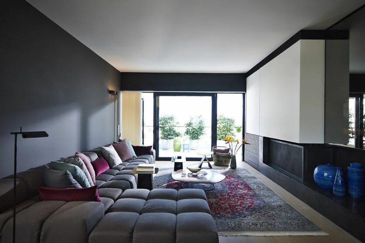 Красивый интерьер спальни. Модные интерьеры спален, кровати 2023. Хай тек интерьер. Стильная спальня с панорамным окном. Модный интерьер спальни 2024.