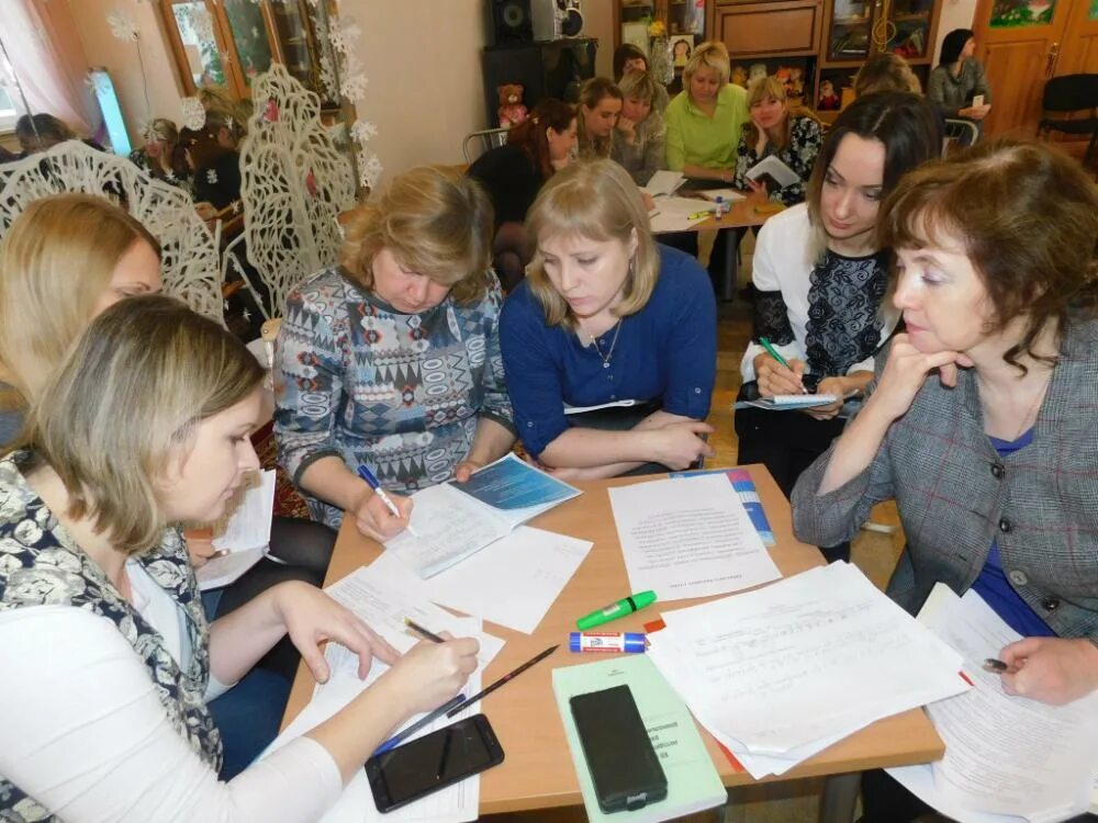 Техникумы учителей начальных классов. Колледж на воспитателя детского сада. Что сдавать на воспитателя детского сада. Портфолио преподавателя. Колледж на воспитателя детского сада.