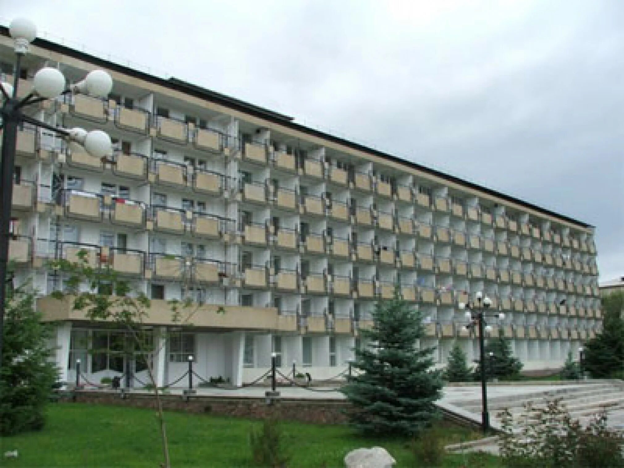 Пансионат киргизское взморье на иссык куле. Пансионат киргизское взморье на иссык куле. Иссык-куль киргизское взморье санаторий. Пансионат золотые пески чолпон ата. Иссык-куль киргизское взморье санаторий.