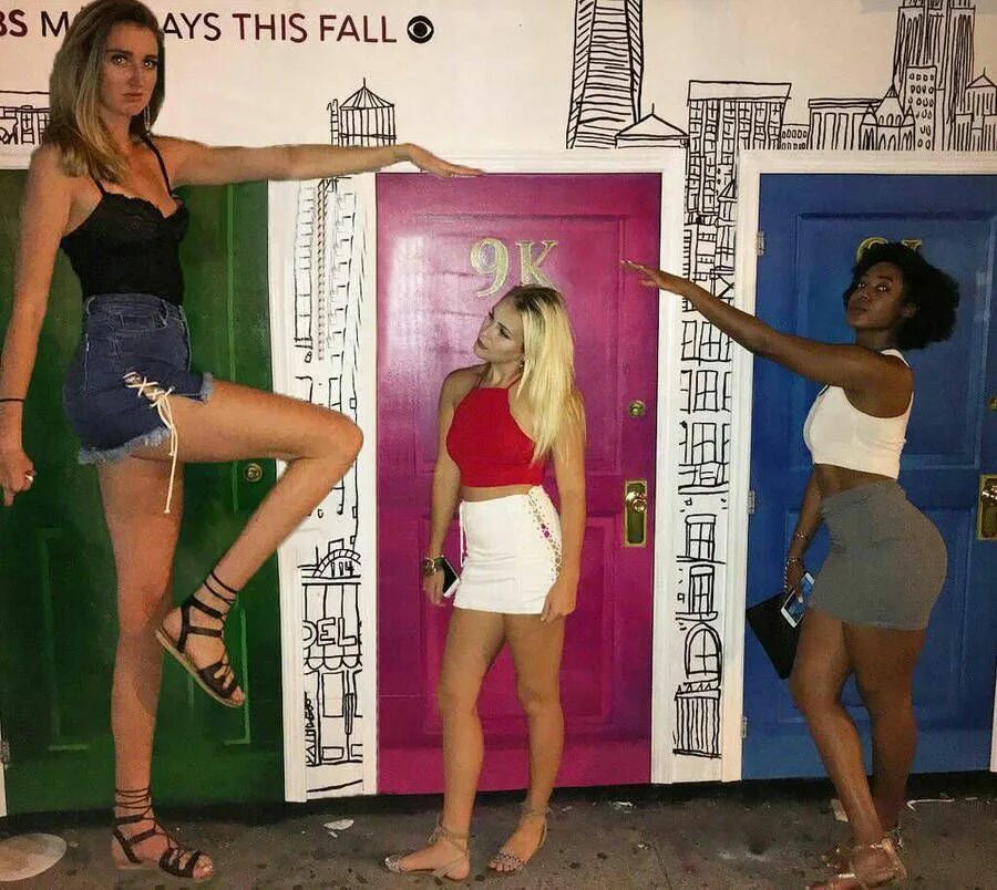 Tall girl story. Tall girl story. Высокая девочка. Tall woman комикс. Tall women stories mini gts.