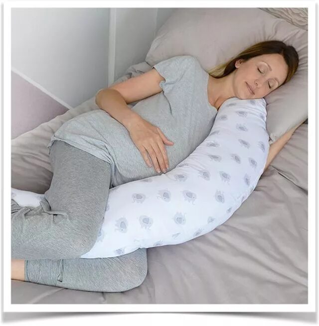 Можно ли подушку. Подушка банан для беременных. Подушка для беременных позы для сна. Подушка полусидя. Полусидя поза для сна.