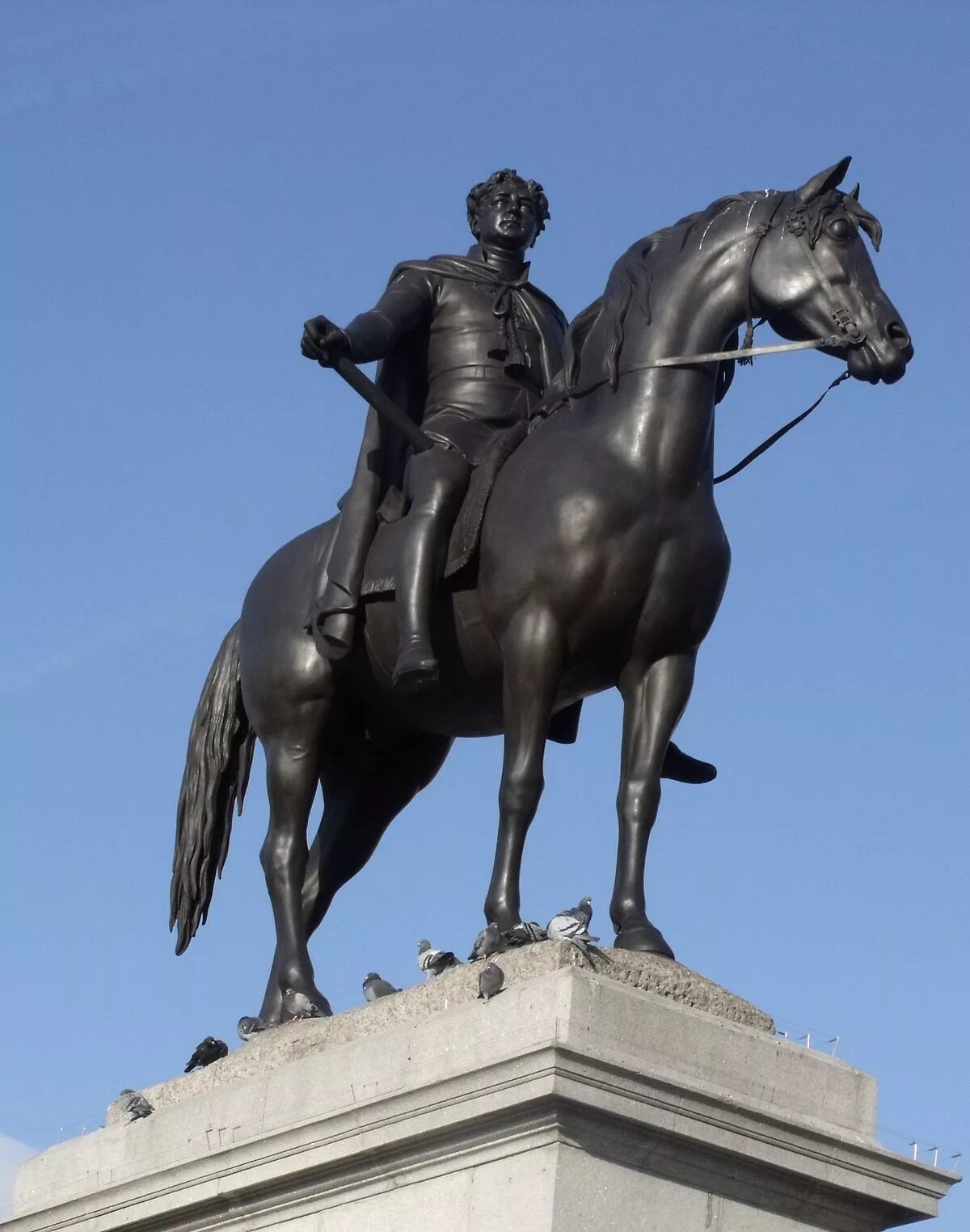 Скульптура на коне. Королю Георгу IV, Трафальгарская площадь. George IV Statue. Скульптура королю Георгу на Трафальгарской. Трафальгарская площадь Королевские конюшни.