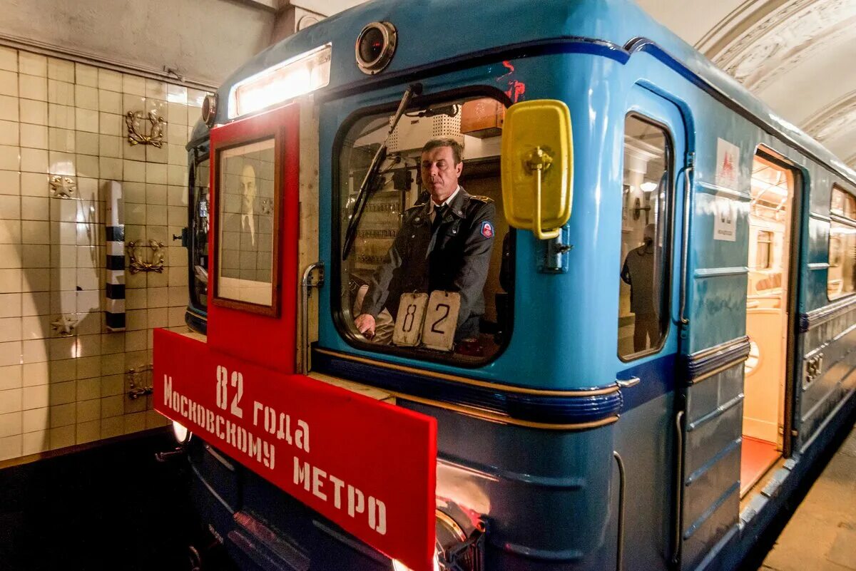 Парад поездов метро. Парад поездов метрополитена. Служебные поезда метро. Парад поездов Московского метро.