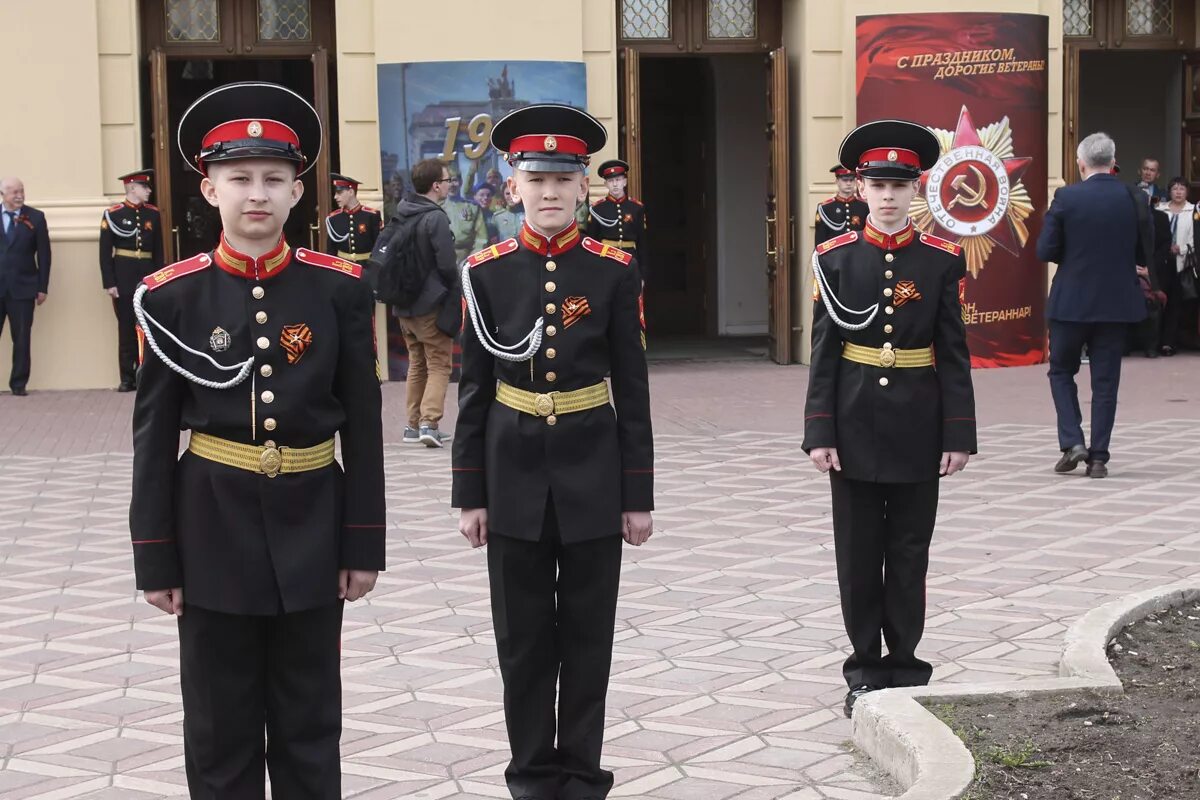 Сайт казанский суворовское училище. Казанское Суворовское военное училище. Казанское Суворовское училище 1977. Суворовское училище Казань форма.