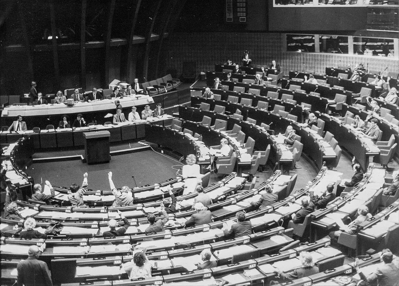 Парламент какой год. Ассамблея парламента Евросоюза 1955. Европарламент 1957. Европейский парламент 20 века. Совета Европы 1997 Страсбург.