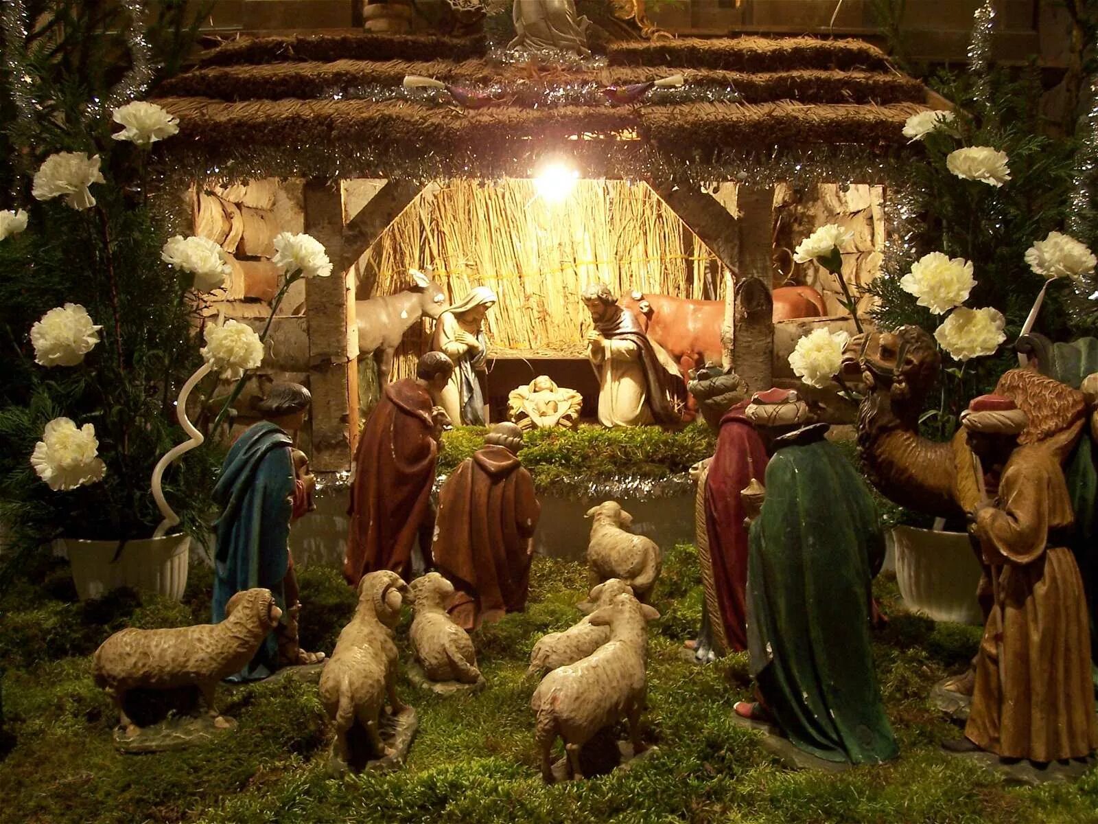 Рождение Иисуса Христа в вертепе. Рождественский вертеп во Франции. Рождественский вертеп Иисус Христос. Рождество Христово рождение Иисуса вертеп. Праздник святое рождество