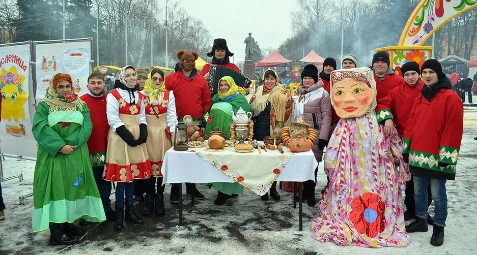 Прошла масленица народные гуляния. Масленичные гуляния подворье. Масленица Губкин. Мероприятия на Масленицу в Губкин. Масленичные гуляния в школе на улице.