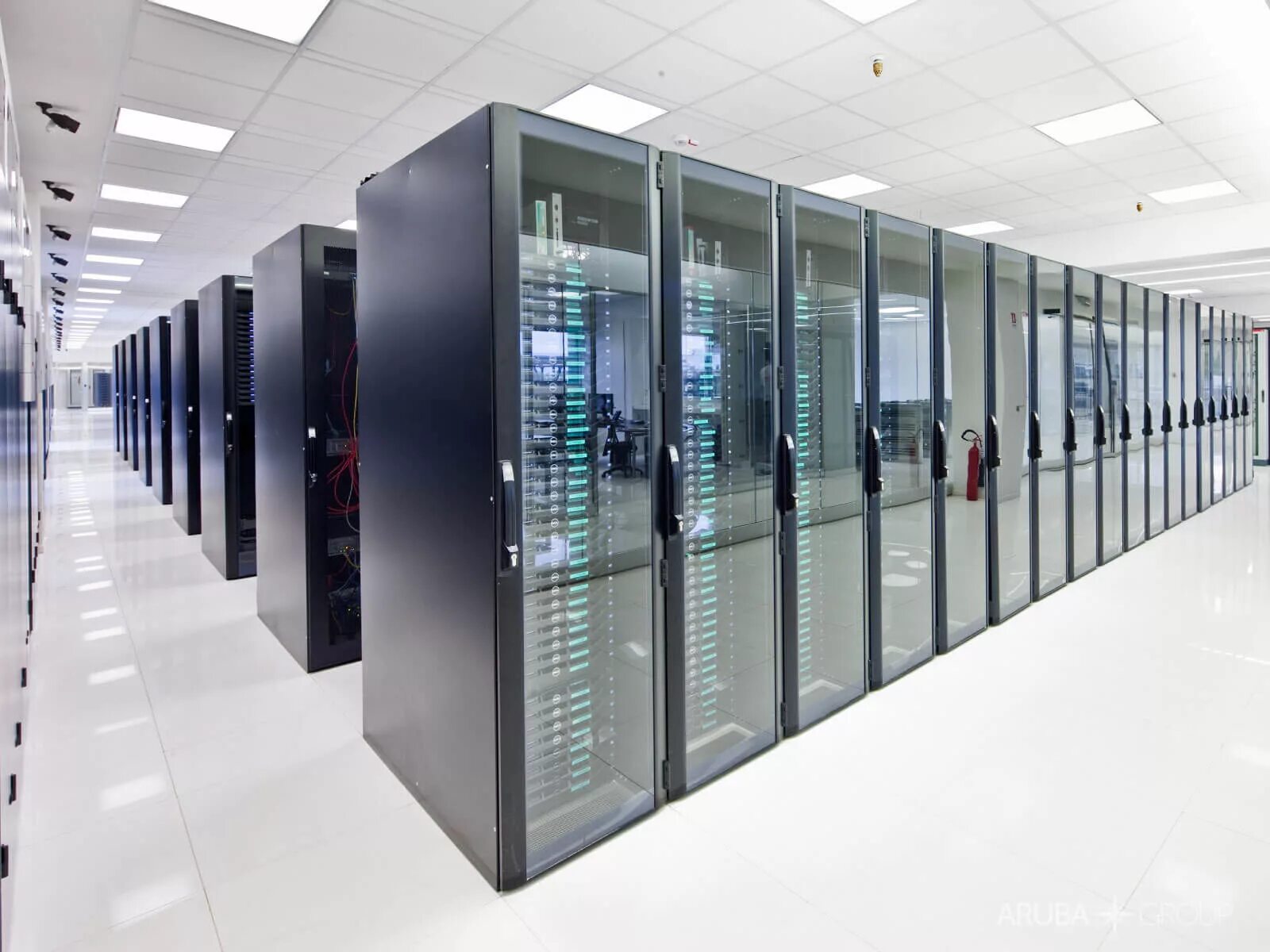 Vps vds сервер. Сервер. vps сервер. цод. аренда сервера.