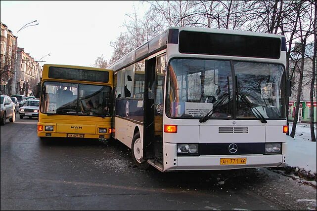 Автобус 10 Барнаул. Автобус 57 Барнаул. Старые автобусы в Барнауле. Автобус Барнаул 30. Сайт барнаула автобусов