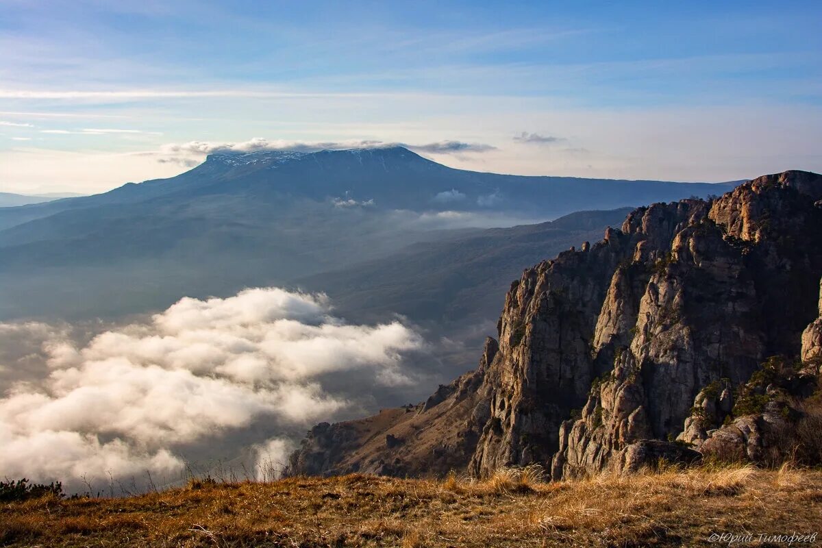 Гора чатыр даг перевод. Гора чатыр даг перевод. Гора эклизи бурун крым. Плато горы чатыр-даг. Гора чатыр даг перевод.