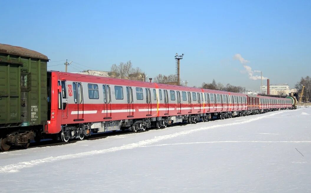 москва волочек жд. жд вокзал вышний волочек ночью. вышний волочек сапсан. жд вокзал вышний волочек. железнодорожный вокзал вышний волочек.