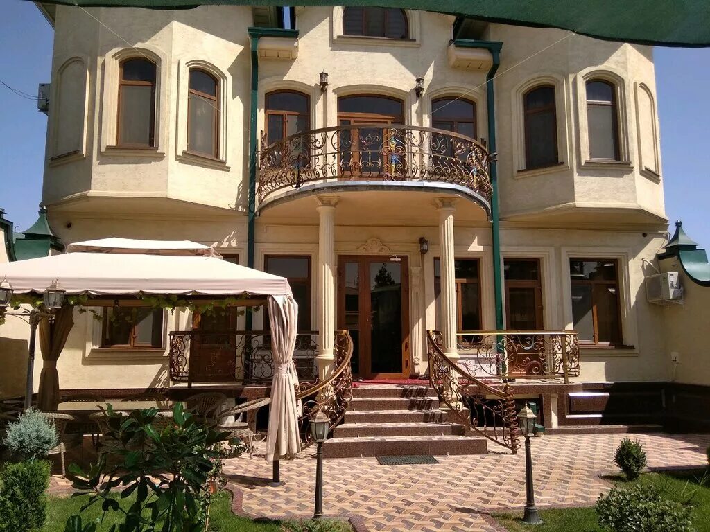 Гиза гостиница в самарканде. Ландшафт ховли ташкент. Фасад узбекистан уйлари. Дом в самарканде. Узбекистан ташкент уйлари.