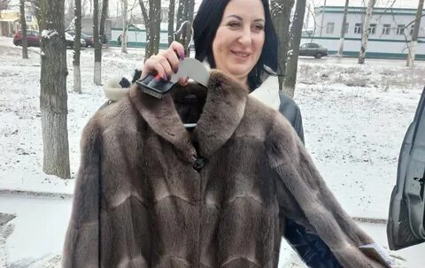 Мама подарила шубу