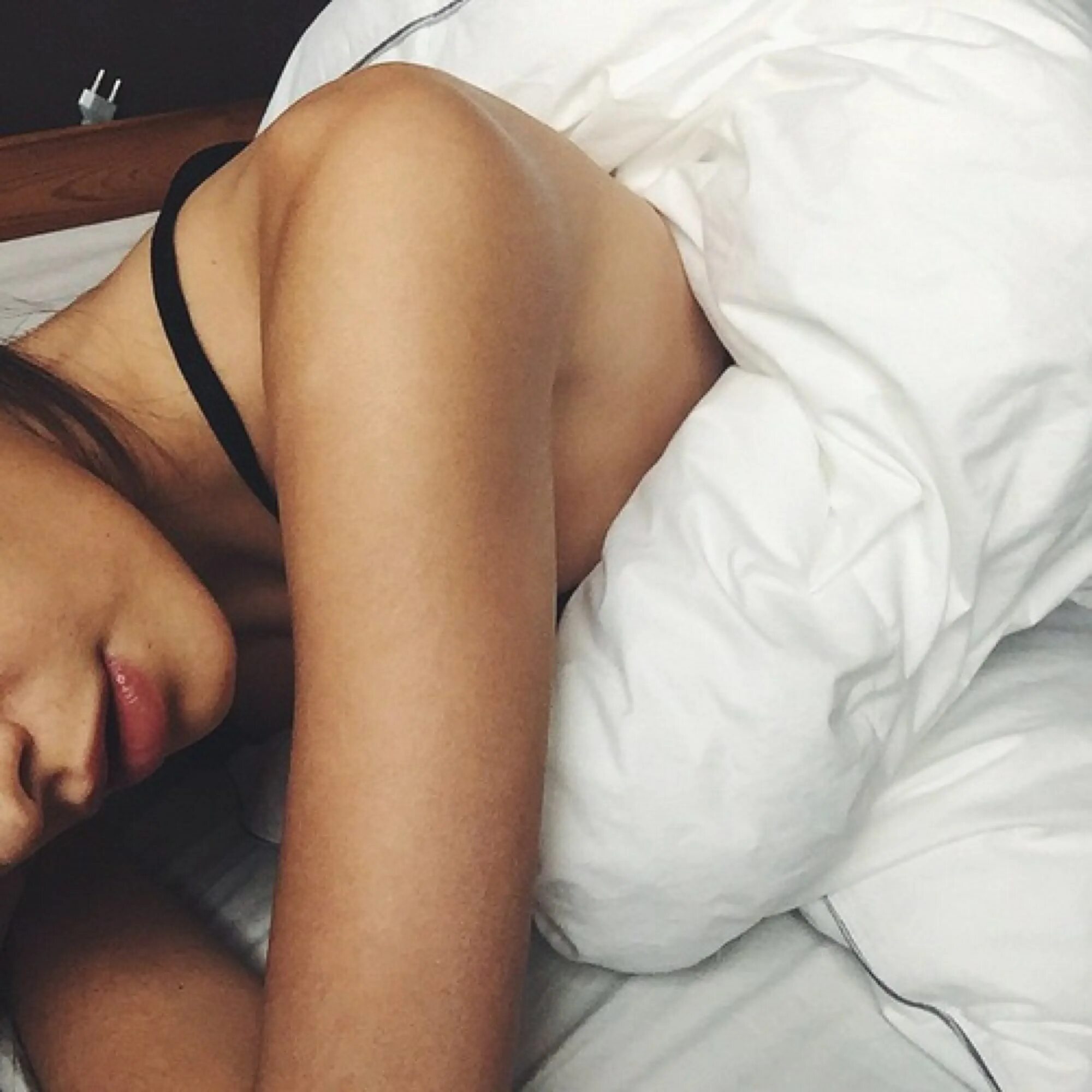 красивые девушки на кровати. Sabine jemeljanova в постели. фотосет на кровати. кровать для девочки. Sabine jemeljanova.