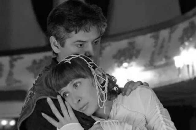 Гамлет сиукаев махачкала. Молодежный театр гамлет. Гамлет ростов. Тюз молодежный спектакль. Ростовский молодёжный театр.