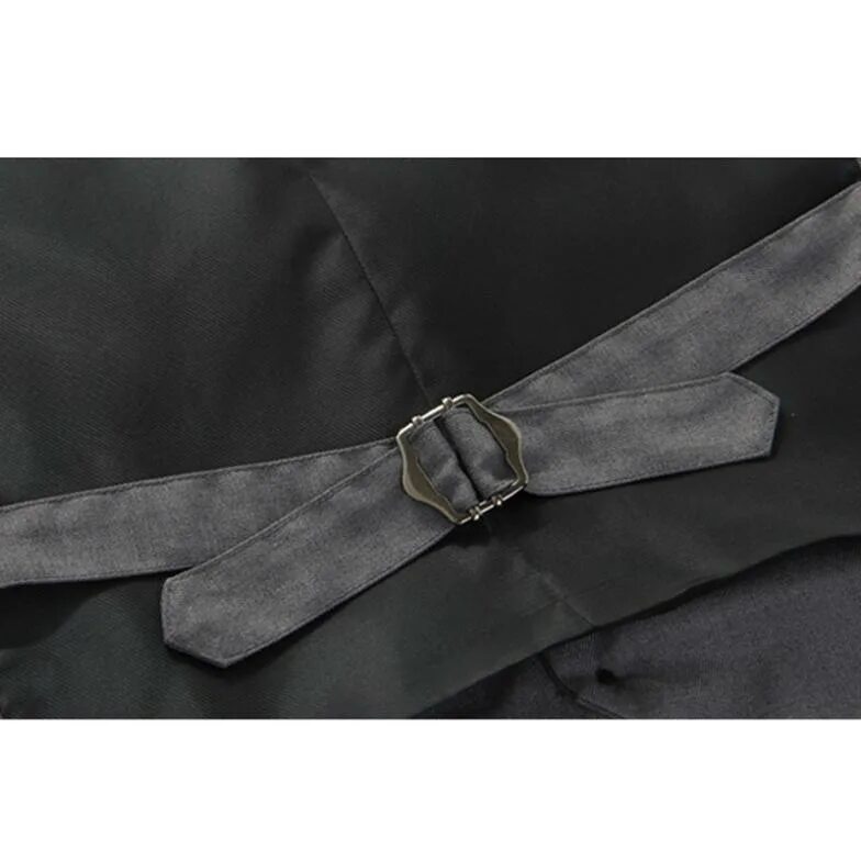 Жилет мужской сзади. Жилет на пуговицах сбоку. Пряжка для хлястика мужского жилета. Как завязывать жилетку. Хлястик на жилетке.