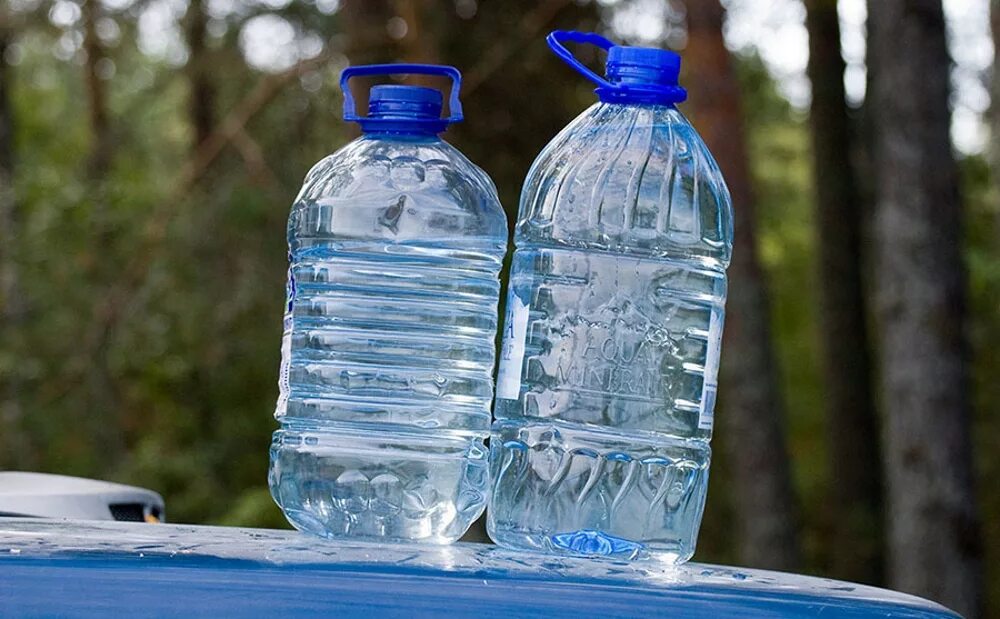 Вода покупная. Вода покупная в бутылках. Вода в бутылке магазинная. Вода для самогона. Самогон дистиллированная вода