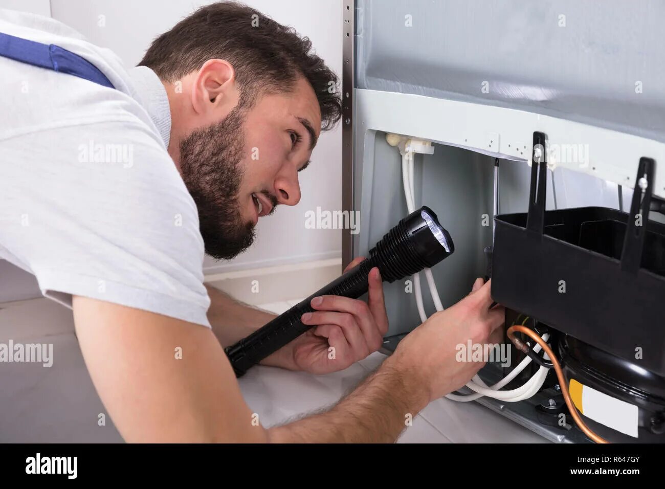 Refrigerator Repair. Мастера старый по ремонту холодильников. Холодильник Жак. Refrigerator Repair promotional photos.