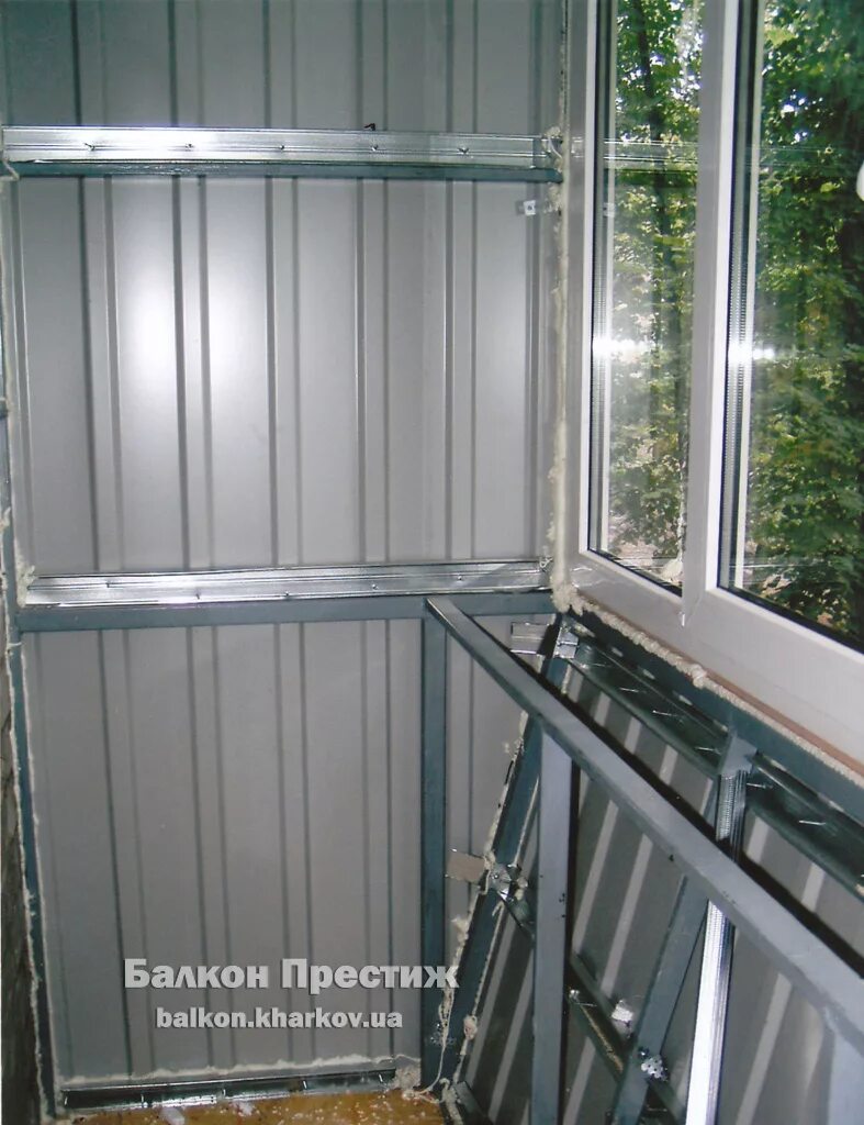 направляющие для алюминиевых раздвижных окон. направляющая москитной сетки с640-41. утепление балкона своими руками. регулировка алюминиевых раздвижных окон на балконе. направляющая для раздвижных окон.