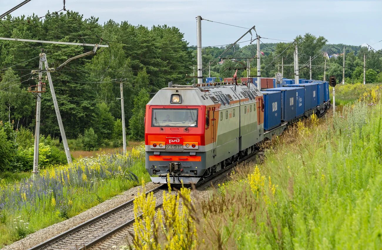 Электровоз с грузовым поездом 885. Синара электровоз. 2эс6 электровоз. Электровоз Синара 3эс6. Локомотив 2эс6.