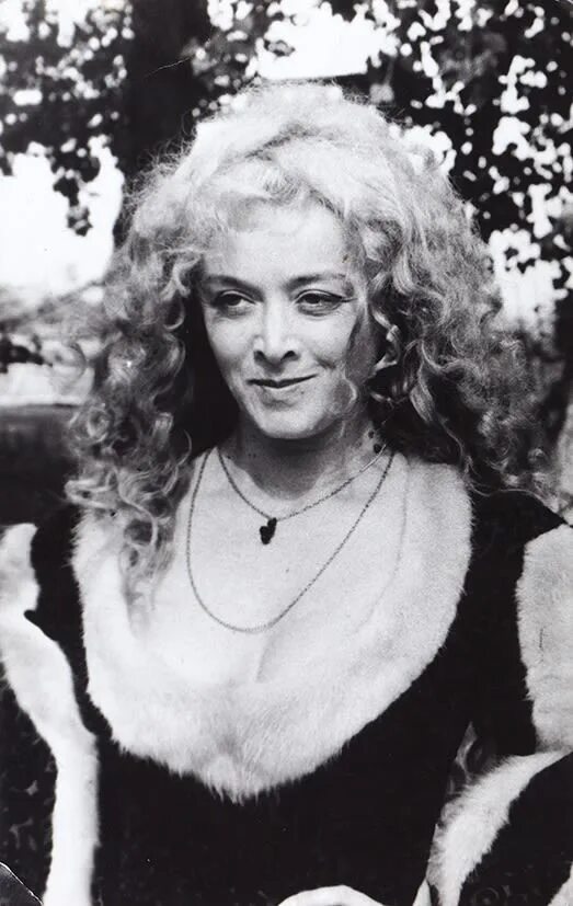 Значение клейма лилии на плече миледи. Значение клейма лилии на плече миледи