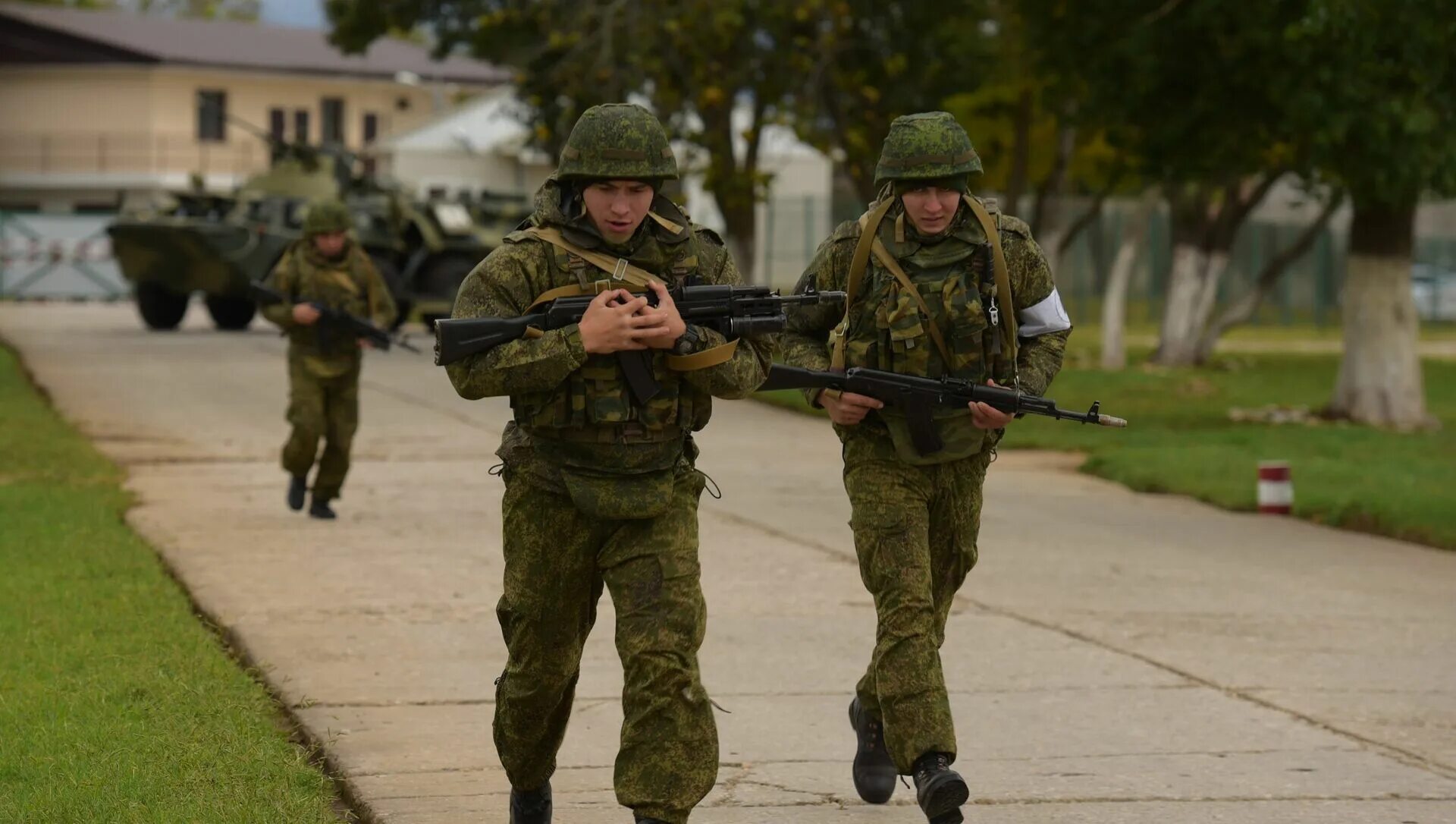 Армейский баз. Российская Военная база в Абхазии. 7 Военная база в Абхазии. Военная база в Абхазии Гудаута. 7-Я Российская Военная база в Абхазии.