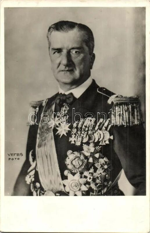 М хорти страна. Миклош хорти. адмирал хорти. портрет миклоша хорти. хорти миклош в женской одежде.