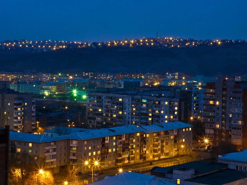 Вечерний город североуральск. Свердловский район Красноярск. Красноярск вечером. Свердловский район Красноярск фото. Город перед Красноярском.