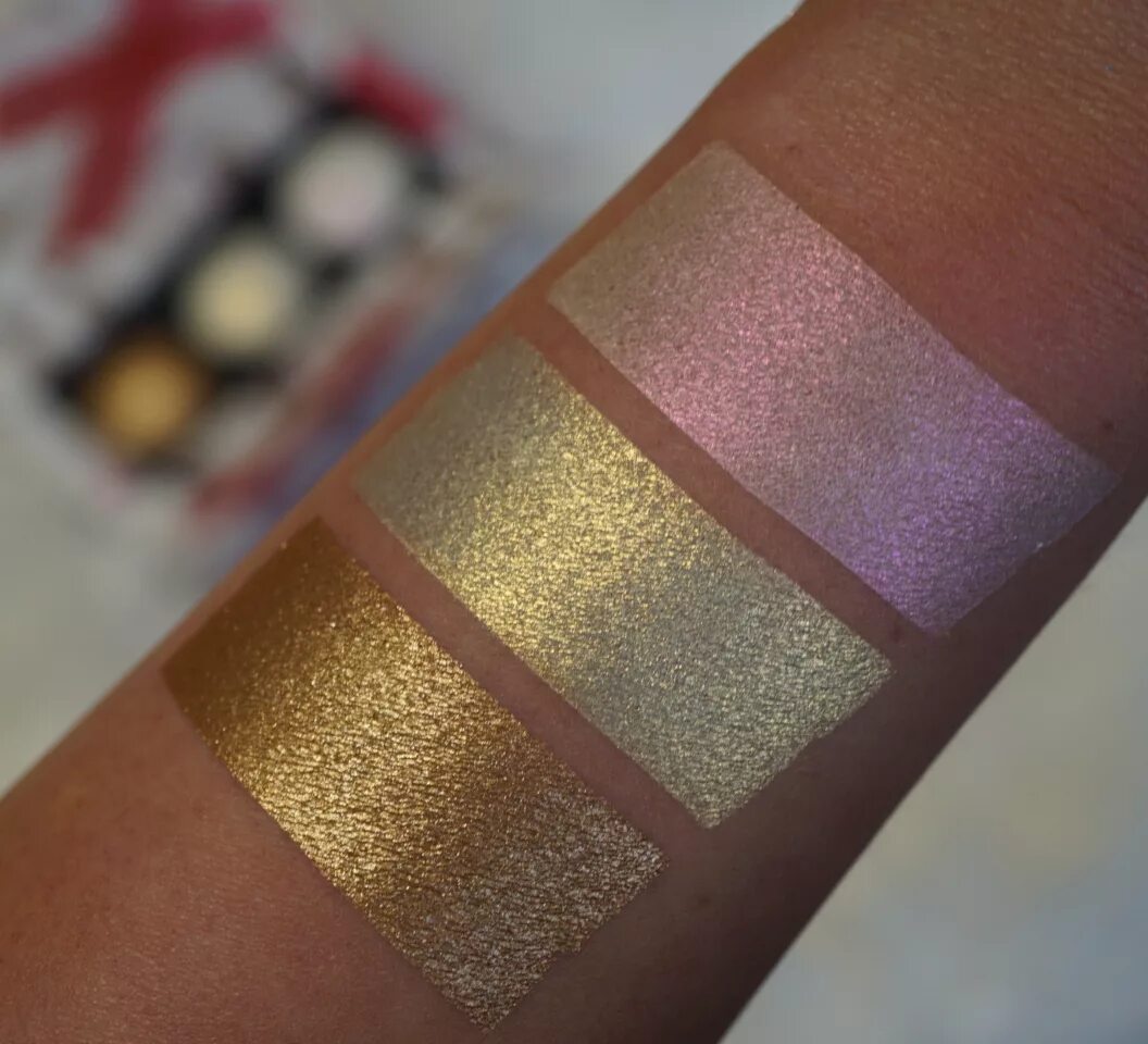 Mcgrath labs. Pat mcgrath хайлайтер. pat mcgrath labs sublime skin highlighting trio. pat mcgrath labs skin fetish: sublime skin highlighting trio палетка хайлайтеров. pat mcgrath incandescent gold 002.