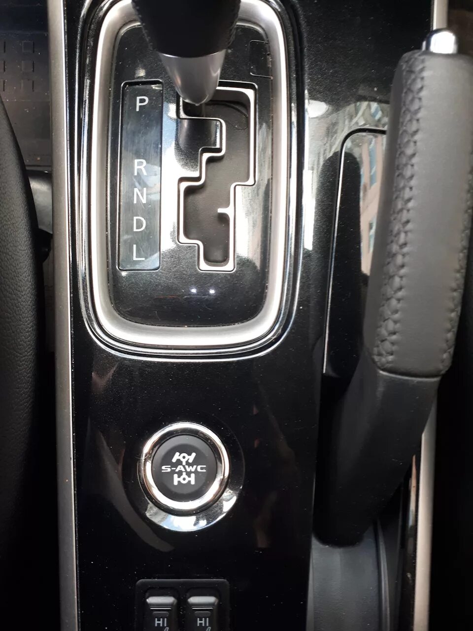 Спорт режим митсубиси аутлендер. Outlander xl режим ds. Режим ds outlander xl 3. Коробка автомат митсубиси аутлендер. Кнопка eco mode outlander 3.