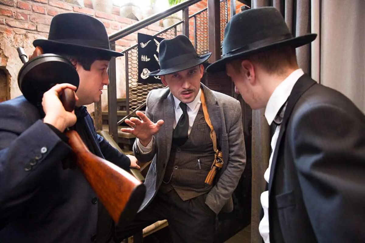 Современный гангстер. Чарльз лучано рождение мафии. Рождение мафии нью-йорк. Джон диллинджер джонни депп. Современный гангстер.