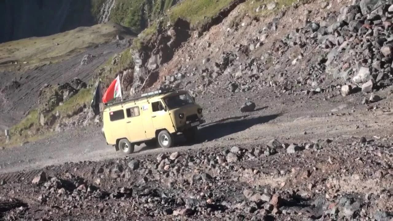 Автобусы до эльбруса. Квадроциклы в Приэльбрусье. Нальчик Эльбрус благоустройство стоянки.