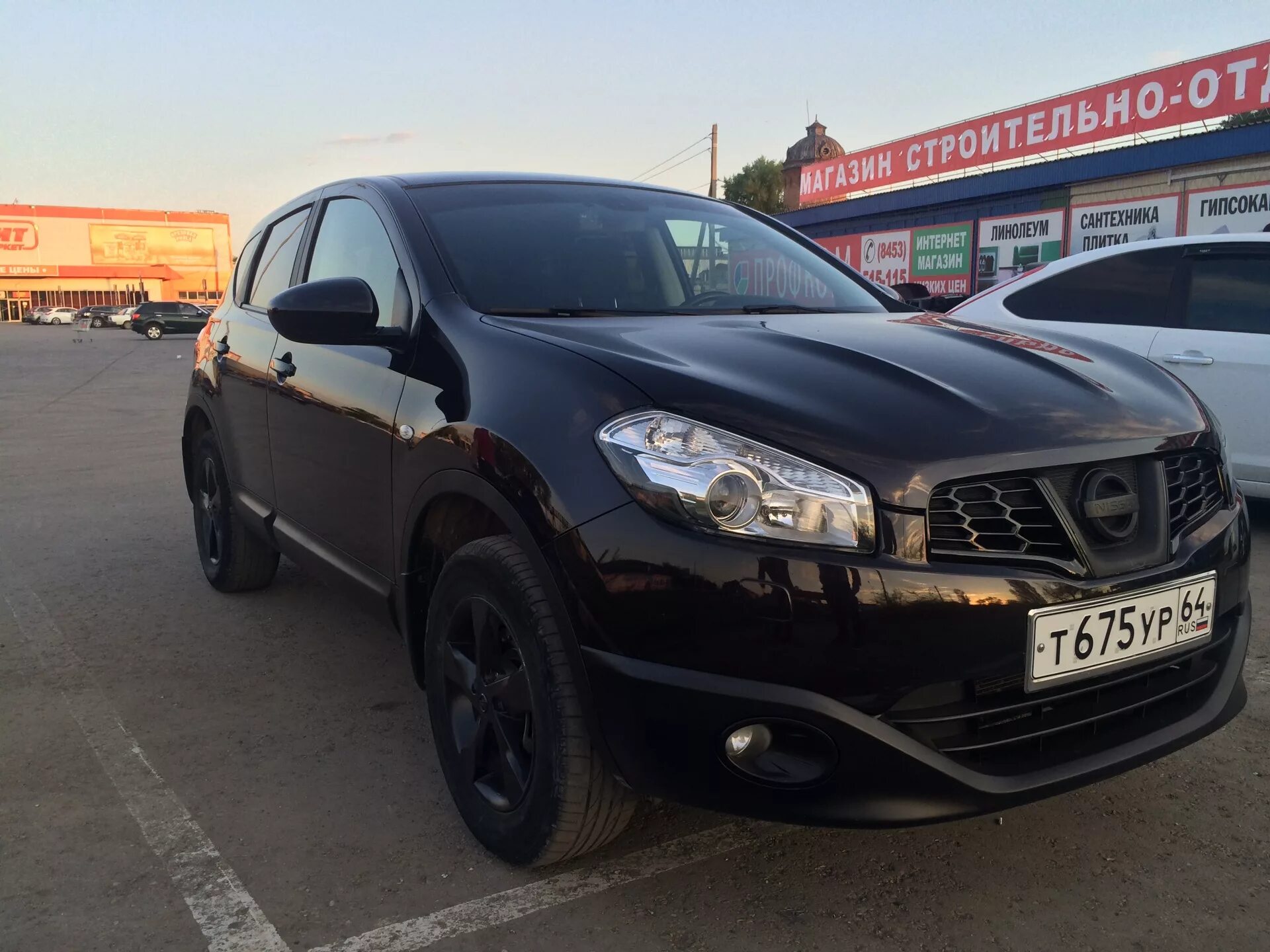 J10 рестайлинг. Nissan qashqai j10 черный. nissan qashqai черные диски.