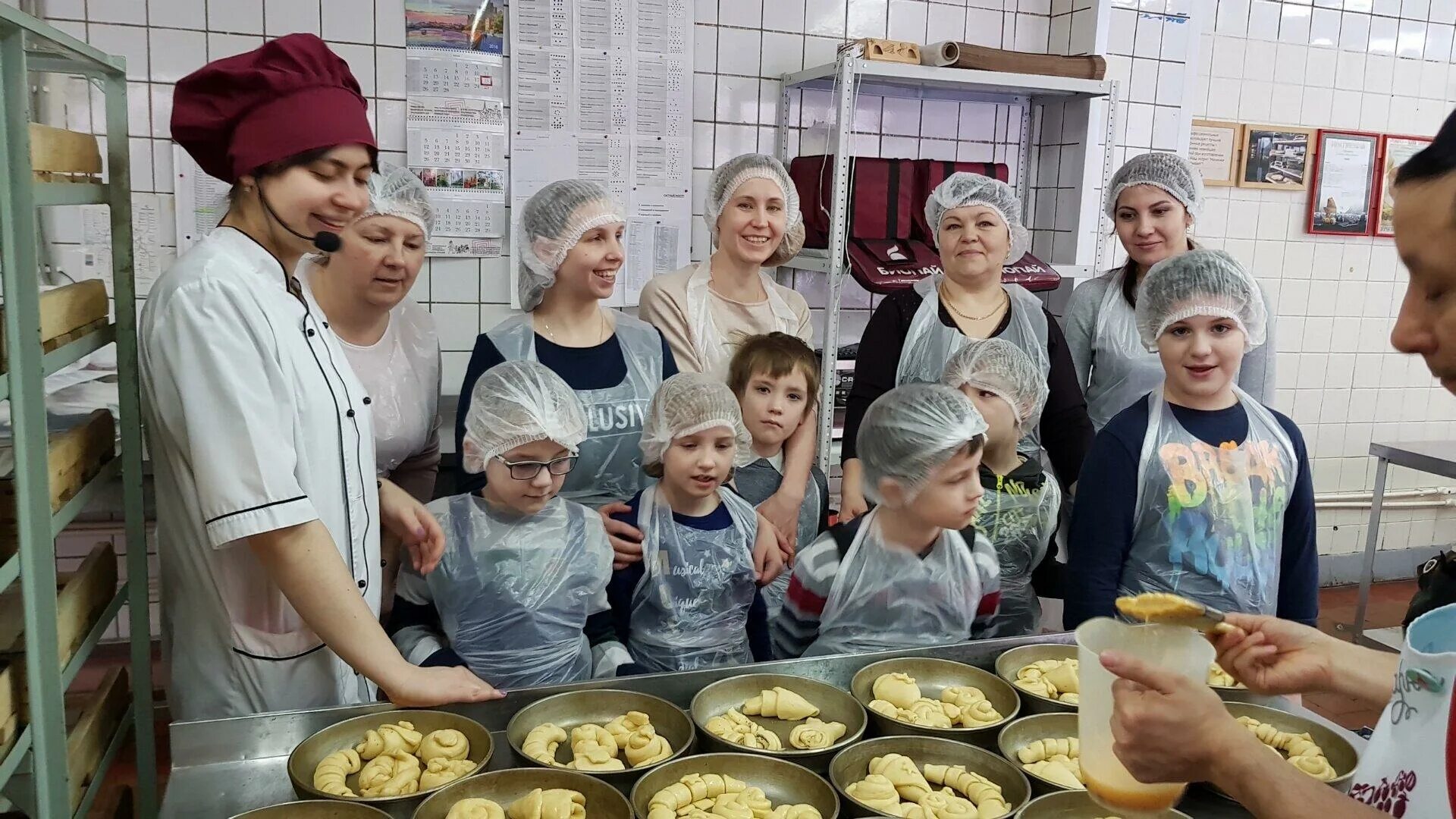 Экскурсия на хлебозавод для школьников москва. Экскурсия на хлебокомбинат черемушки. Экскурсия на хлебозавод для школьников великий новгород. Восход хлебокомбинат новосибирск. Экскурсия на хлебокомбинат черемушки.