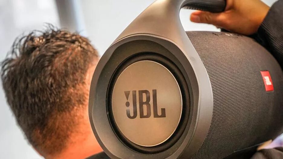 Блютуз колонка jbl подключить. JBL Boombox 5. Большая колонка JBL Boombox 500 wats. Бумбокс JBL С микрофоном. Бумбокс колонка не JBL.