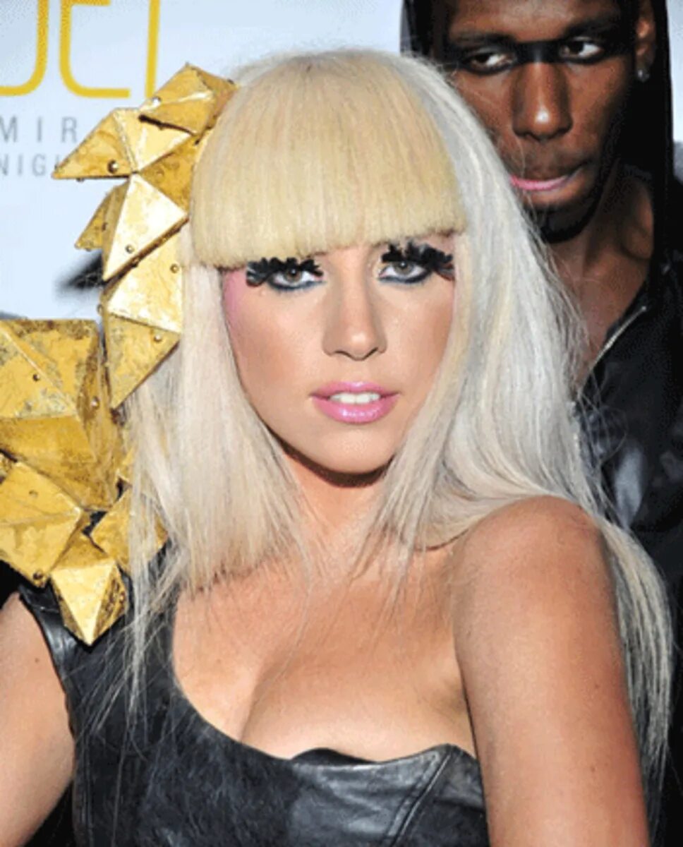 Леди гага американская история ужасов. Леди гага 2006. Lady gaga vogue. Леди гага 1990. Леди гага фото.