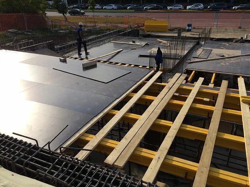 лаги под доску пола. пол в доме. лаги под дсп. укладка дсп на пол по лагам. деревянные полы в частном доме.