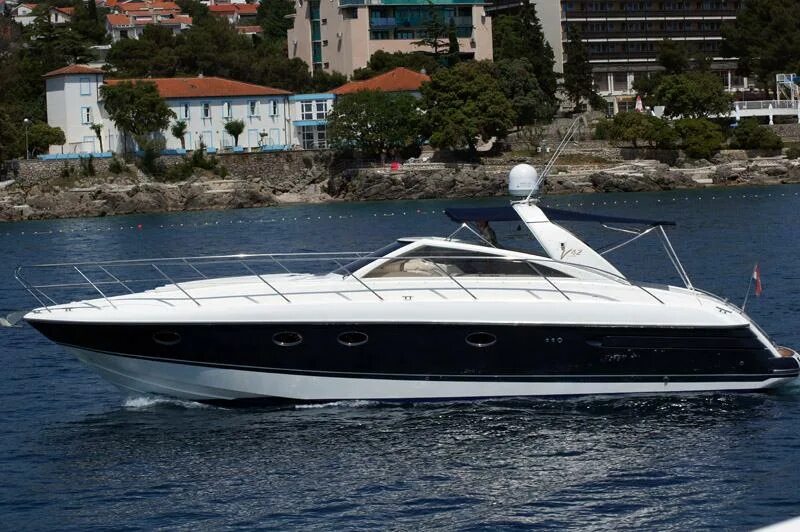 Victoria yacht club gelendzhik. Яхта парусная гретта. Victoria yacht club gelendzhik. Катамаран севан. Яхта aurora.