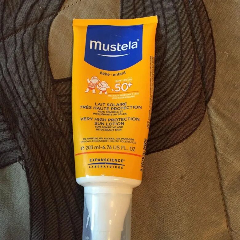 Mustela солнцезащитный крем. Мустела солнцезащитный крем для детей. Mustela крем солнцезащитный детский. Mustela солнцезащитный крем 50 для детей.