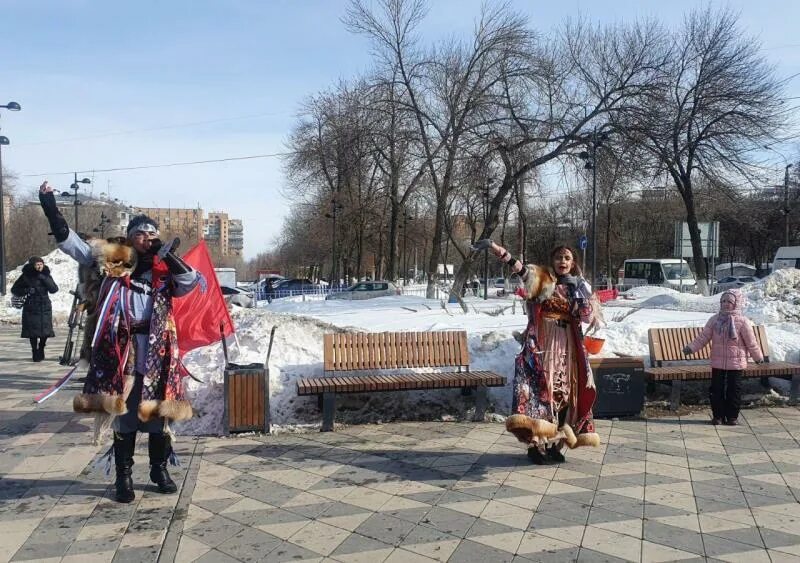 Масленица в Самаре. Масленица Самара площадь Куйбышева. Масленица в Самаре фото. Масленица в Отрадном Москва.