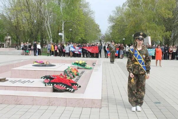 Братские могилы Приморско-Ахтарск. Мемориал в Приморско-Ахтарске. Памятник Галясову Приморско-Ахтарск. Галясов герой войны Приморско Ахтарск. Погода степная приморско ахтарский край