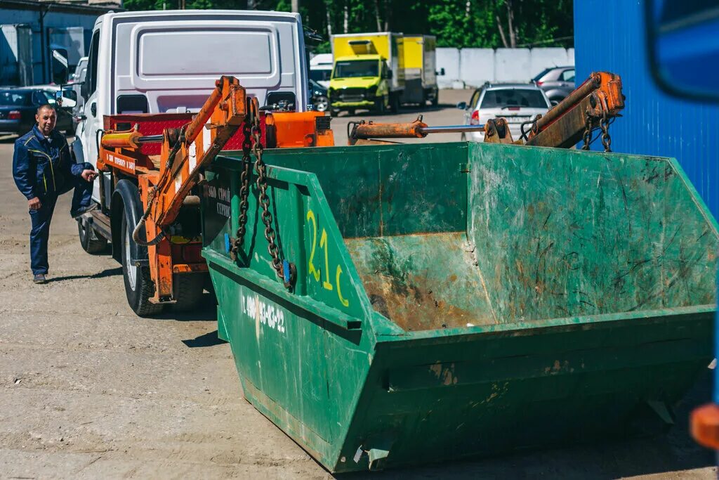 Бункер кгм 8м3. Пухто 20 кубов. Вывоз строительного мусора 8 м3. Вывоз контейнеров 8 м3. Бункер накопитель 20 кубов.