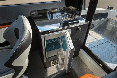 700 футов