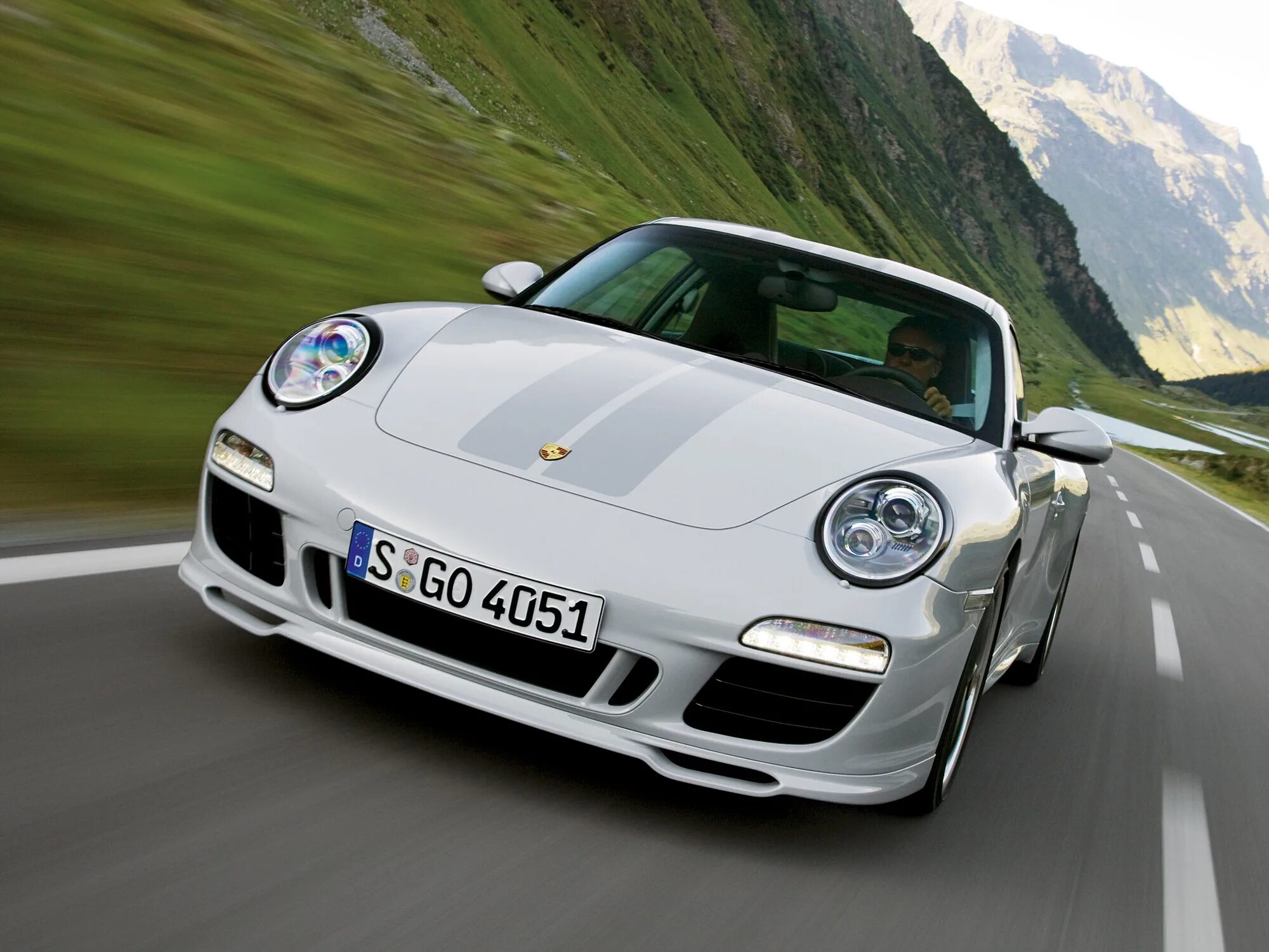 Porsche 911 turbo. характеристики 911. характеристики 911. Porsche 911 carrera gts. порше 911 зад.