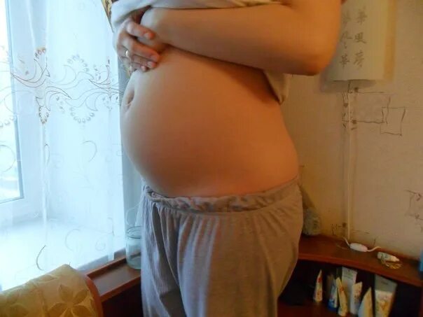 Живот беременной на 6 месяце. Живот беременной на 5 месяце. Беременные живот на 4 месяце. Живот на 22 неделе беременности. 22 неделя тянет живот