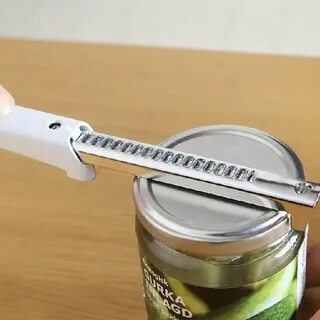 Как открыть крышку банки открывалкой