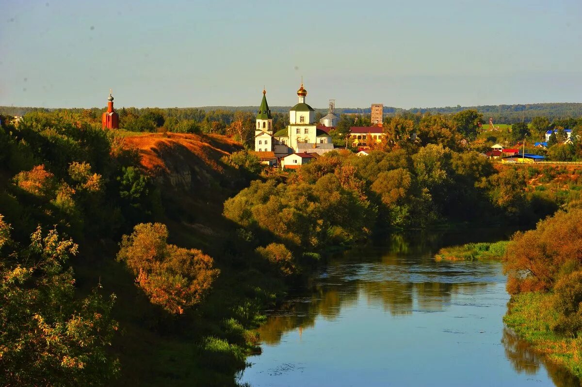 5 городов орловской области. Река Зуша Мценск. Город Мценск река Зуша. Город Мценск Орловской области. Река мцна Мценск.