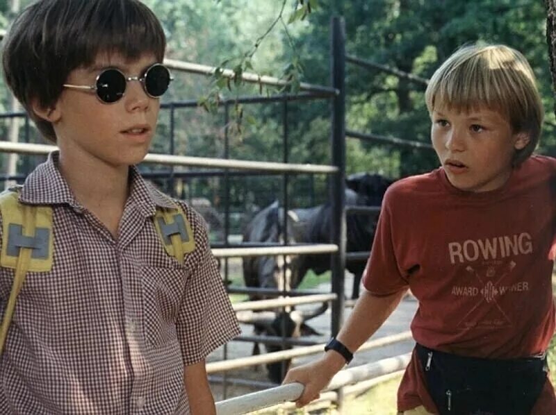 Где мальчики есть. Его я встретил в зоопарке фильм 1994. Слепой мальчик. Комедия про мальчика. Фильм про слепого мальчика.